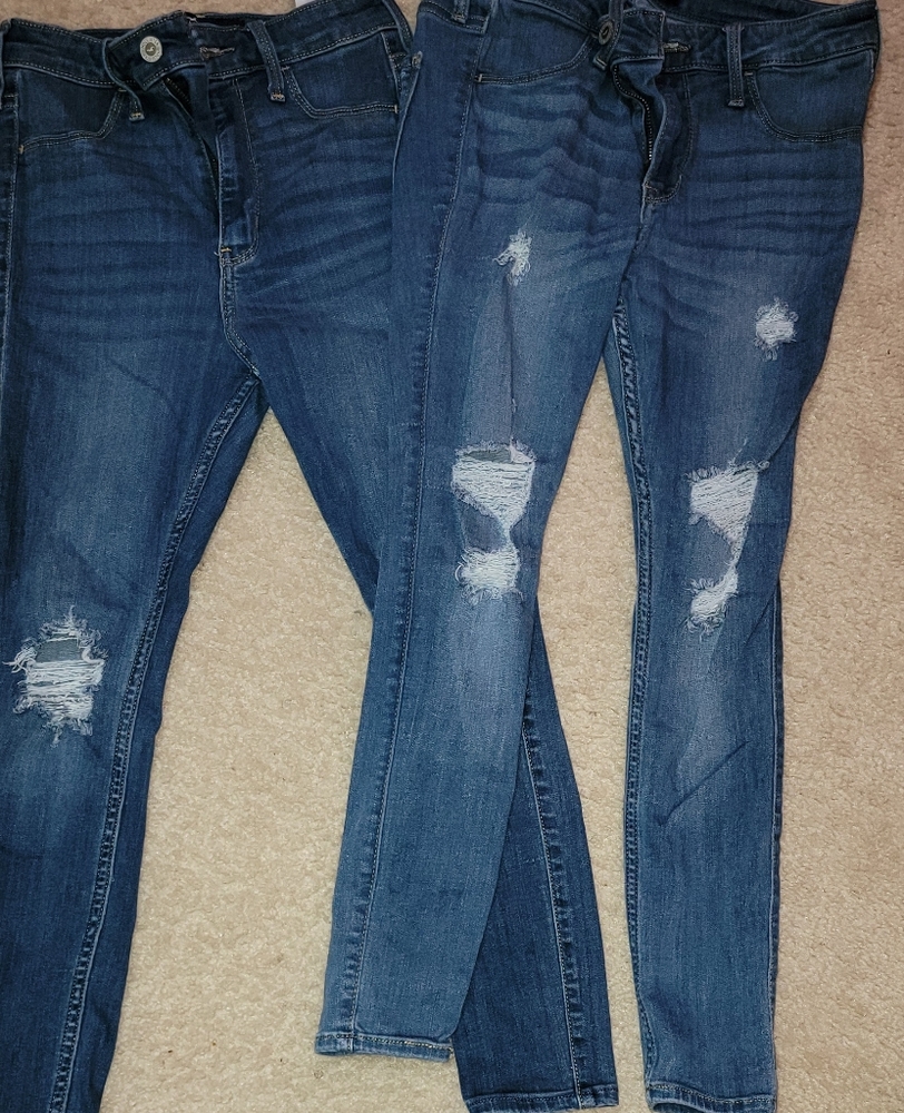 2 pairs of jeans
